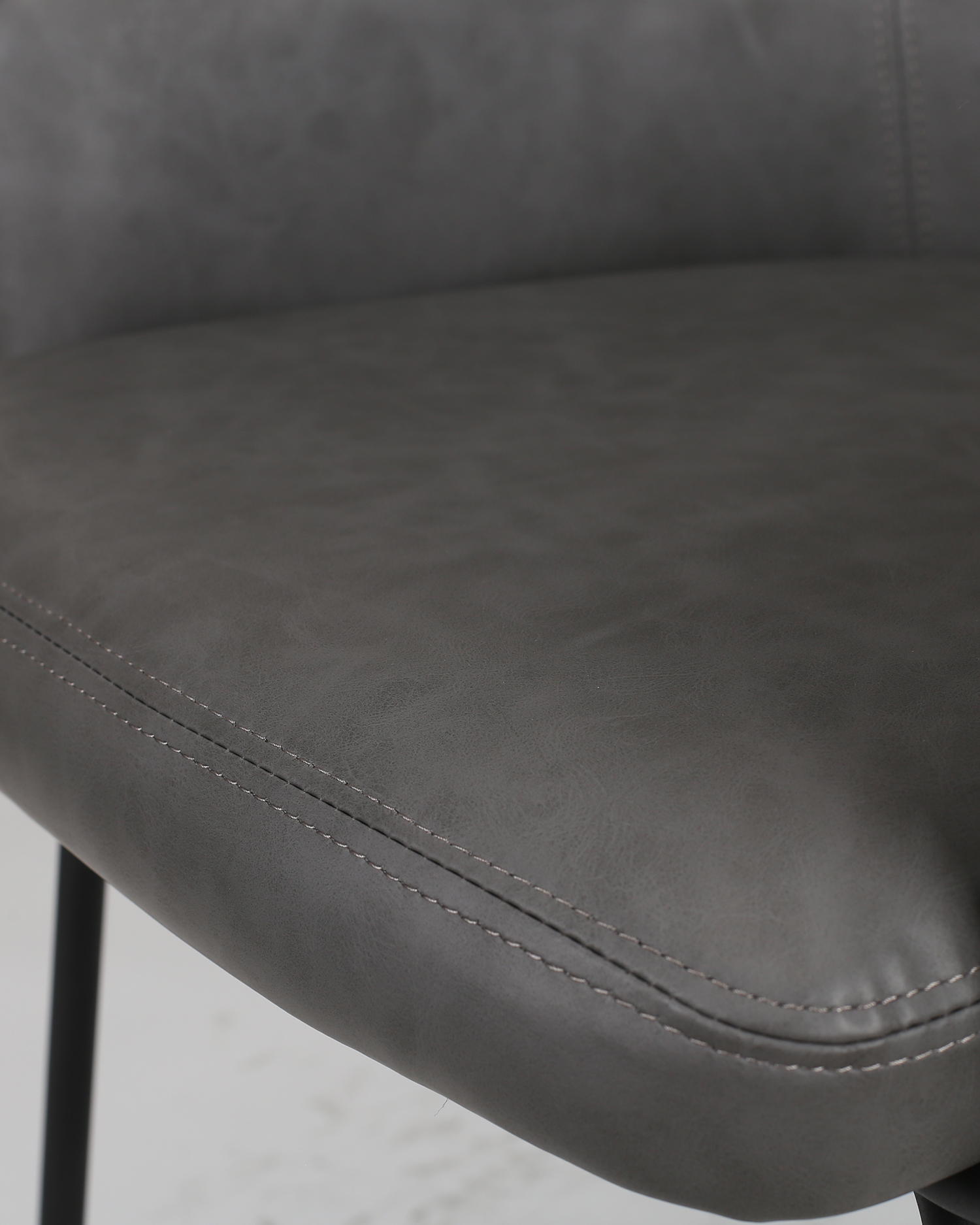 Leather Cathedra cum brachium Leather Cathedra cum brachium