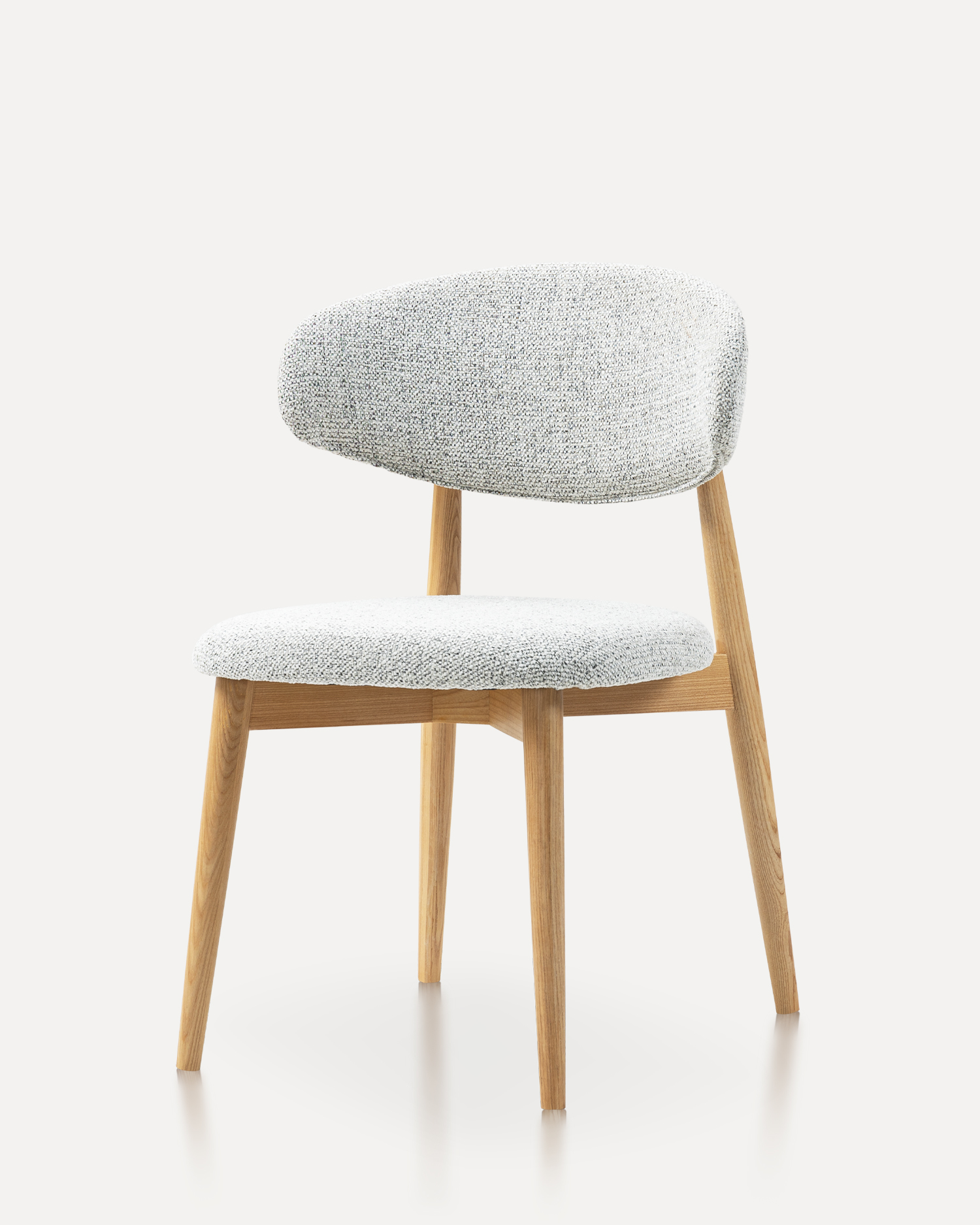 Upholstered solidum lignea chairs