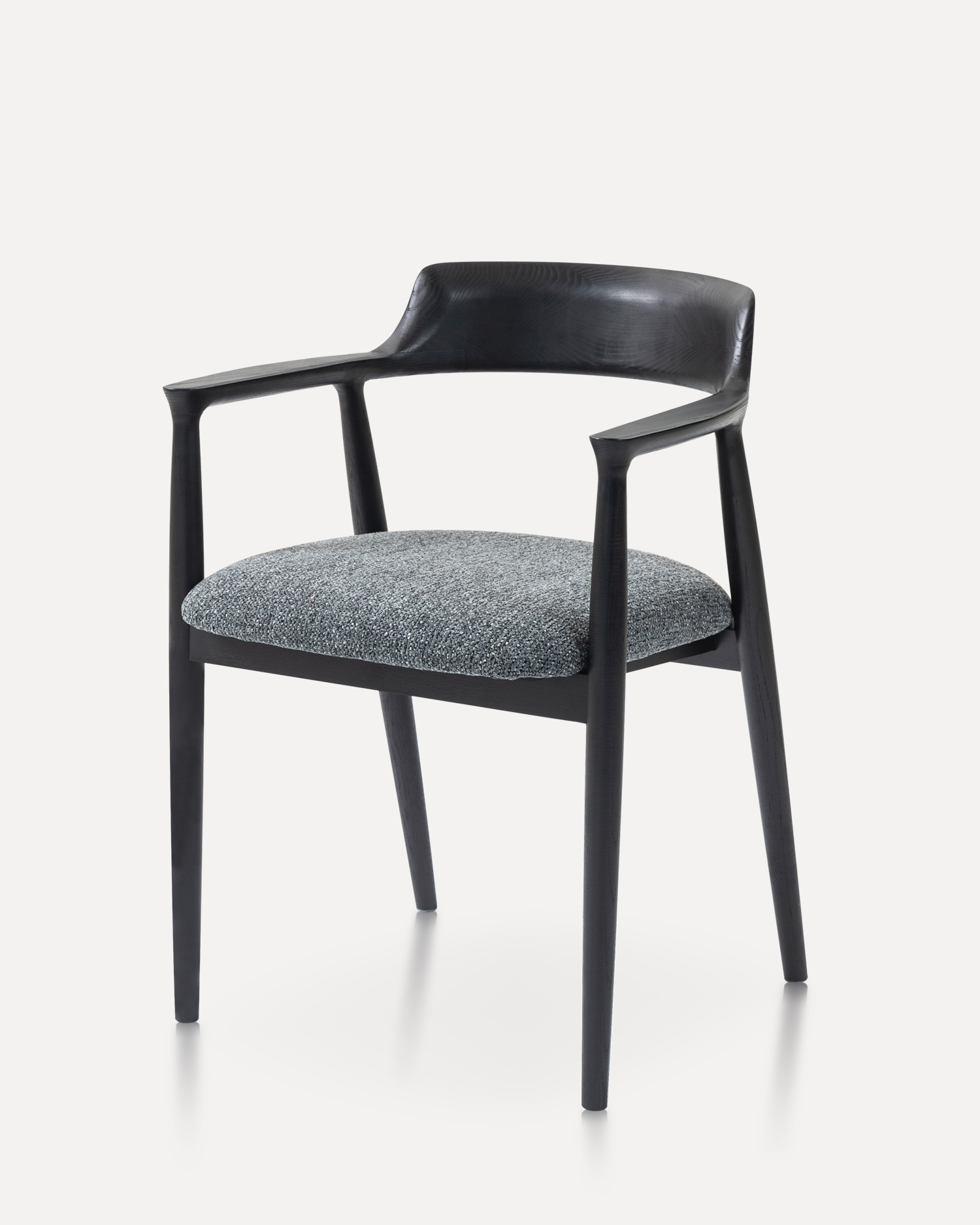 Minimalist Armrest Lignum Chairs