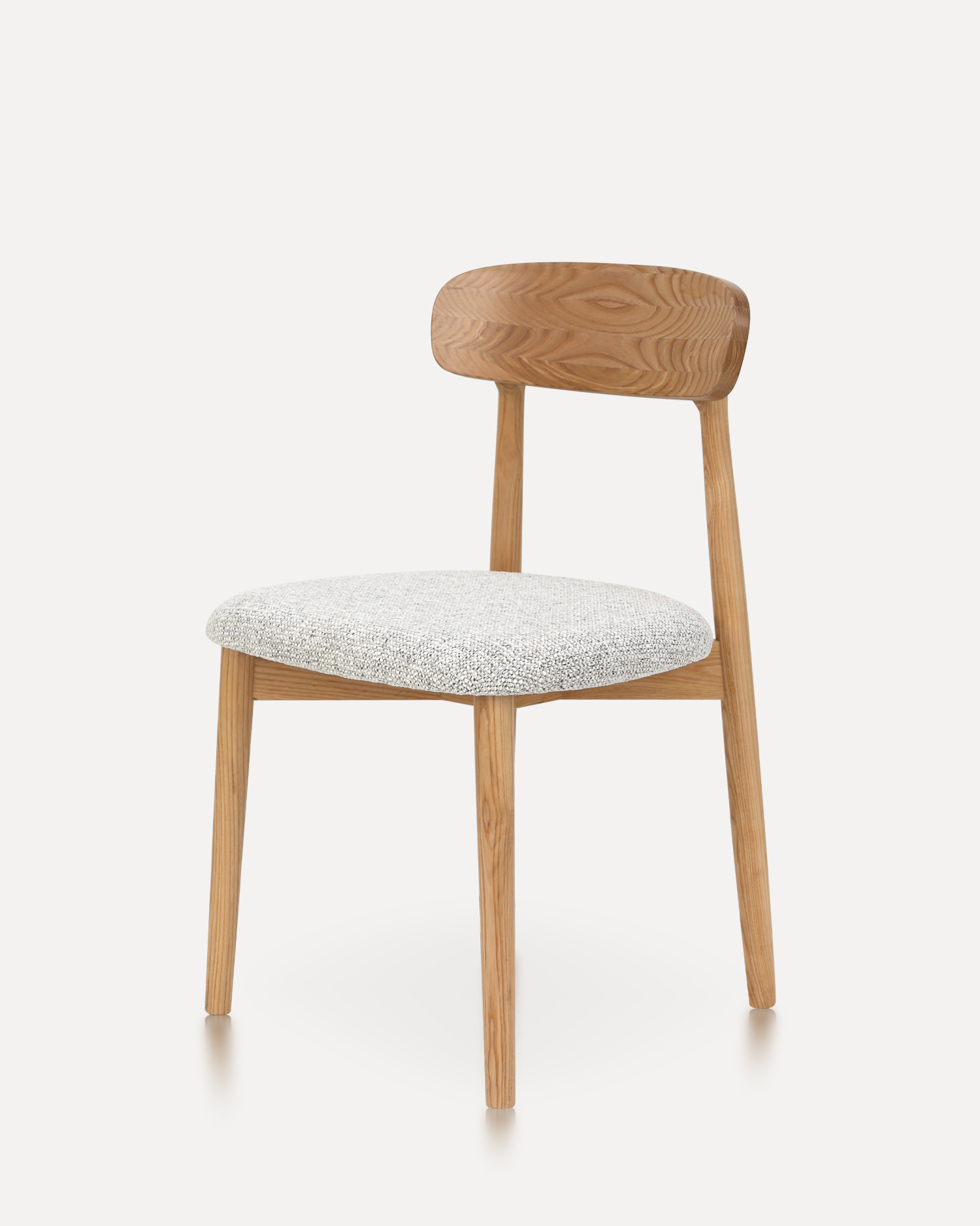 Nucis-toned classic lignea chairs