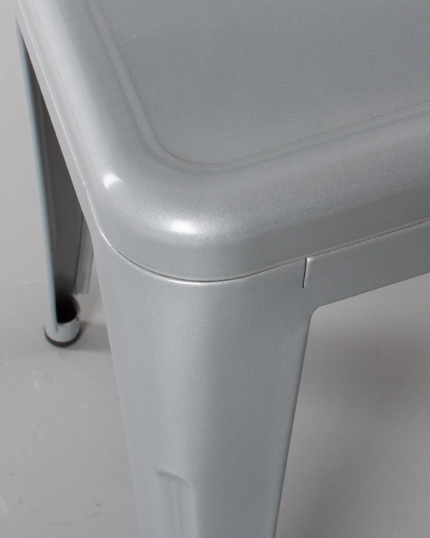 Minimalist Nigrum Design Chairs Minimalist Nigrum Design Chairs